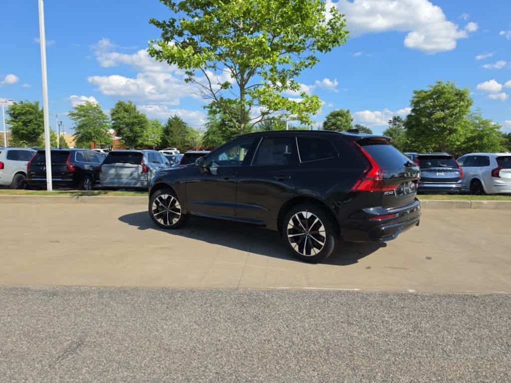 New 2026 Volvo XC60 B5 Plus SUV