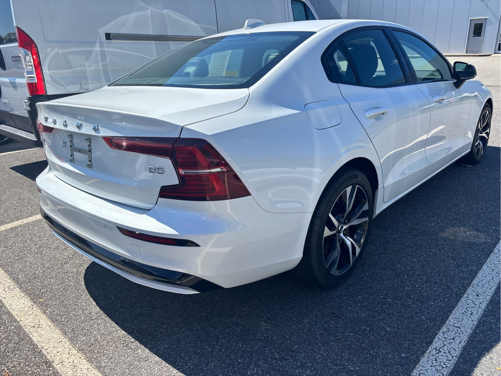 2025 Volvo S60 B5 Core photo 3