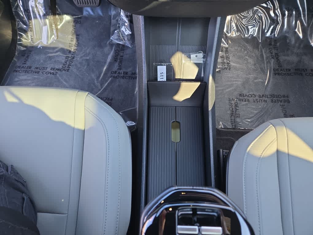 2025 Volvo EX30 Plus - Photo 18