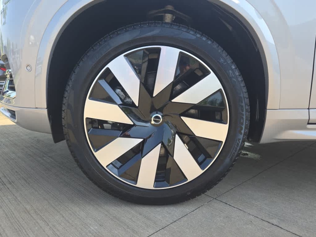 Used 2024 Volvo XC90 plug-in hybrid T8 Ultimate Bright 7-Seater SUV