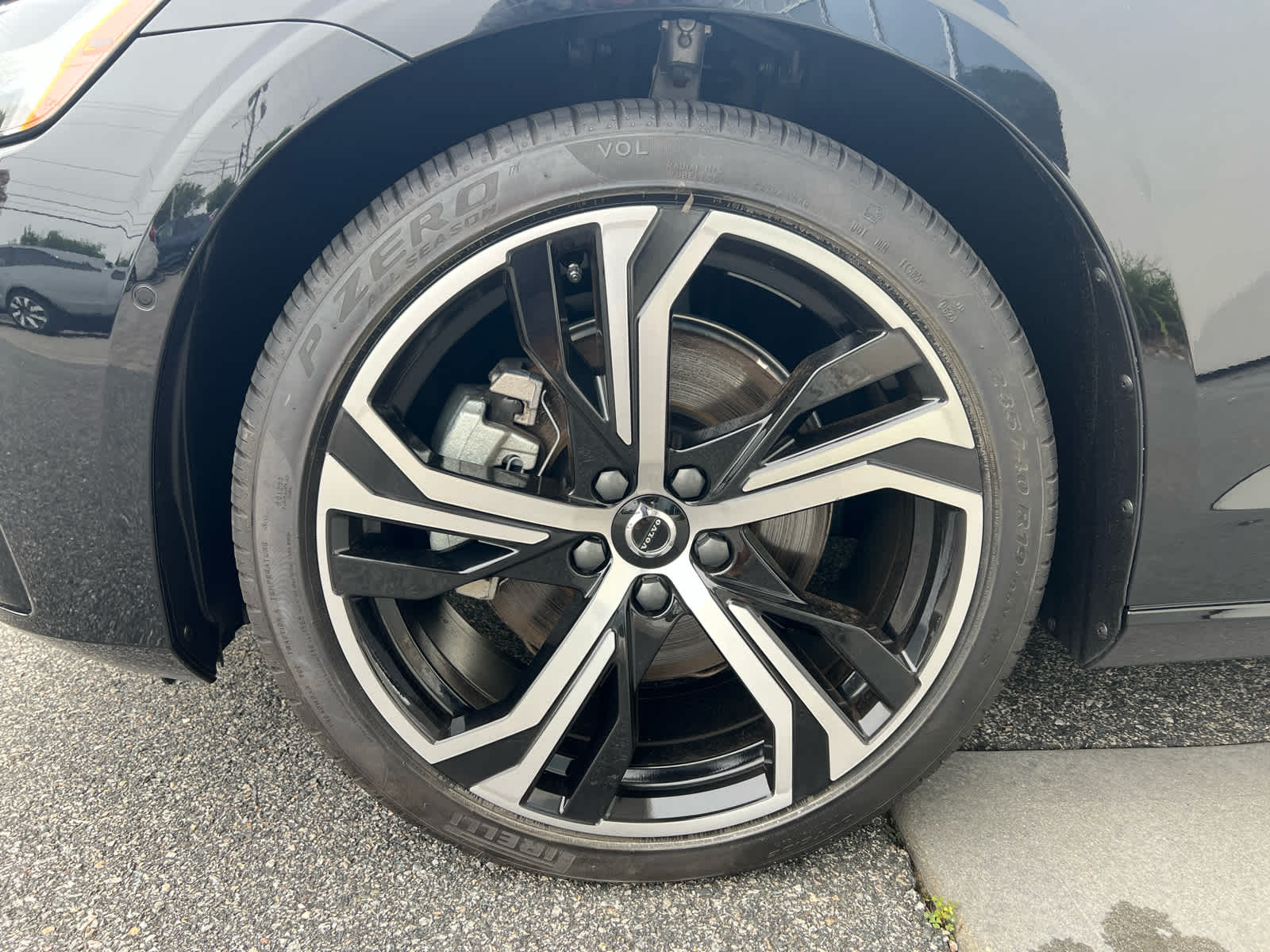 2025 Volvo S60 B5 Plus photo 4