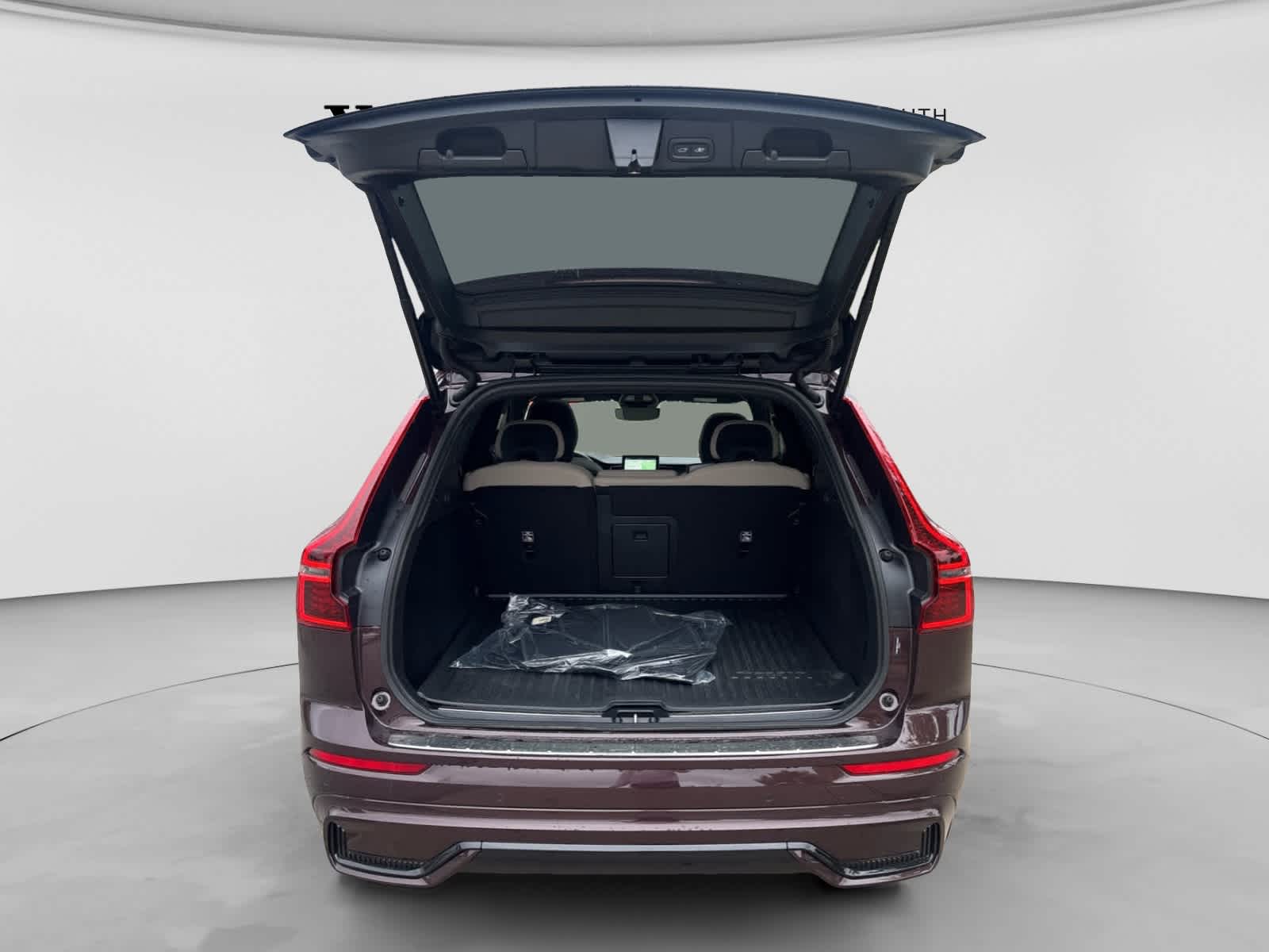 2026 Volvo XC60 Plus - Photo 12