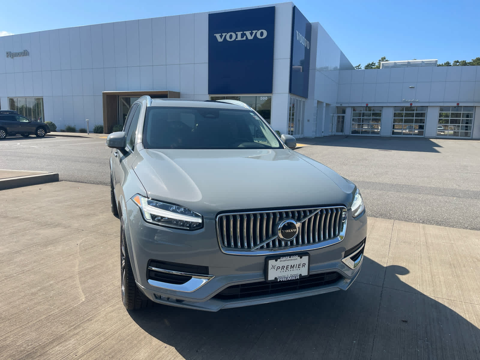 2024 Volvo XC90 Core photo 2