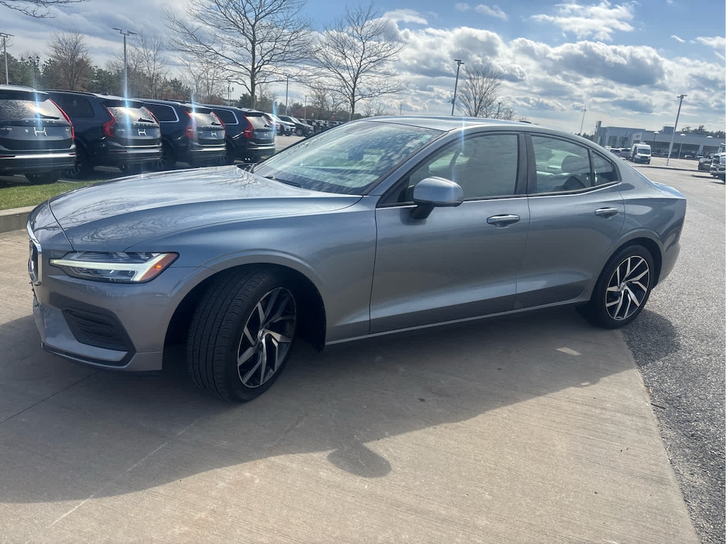 Used 2020 Volvo S60 T5 Momentum Sedan