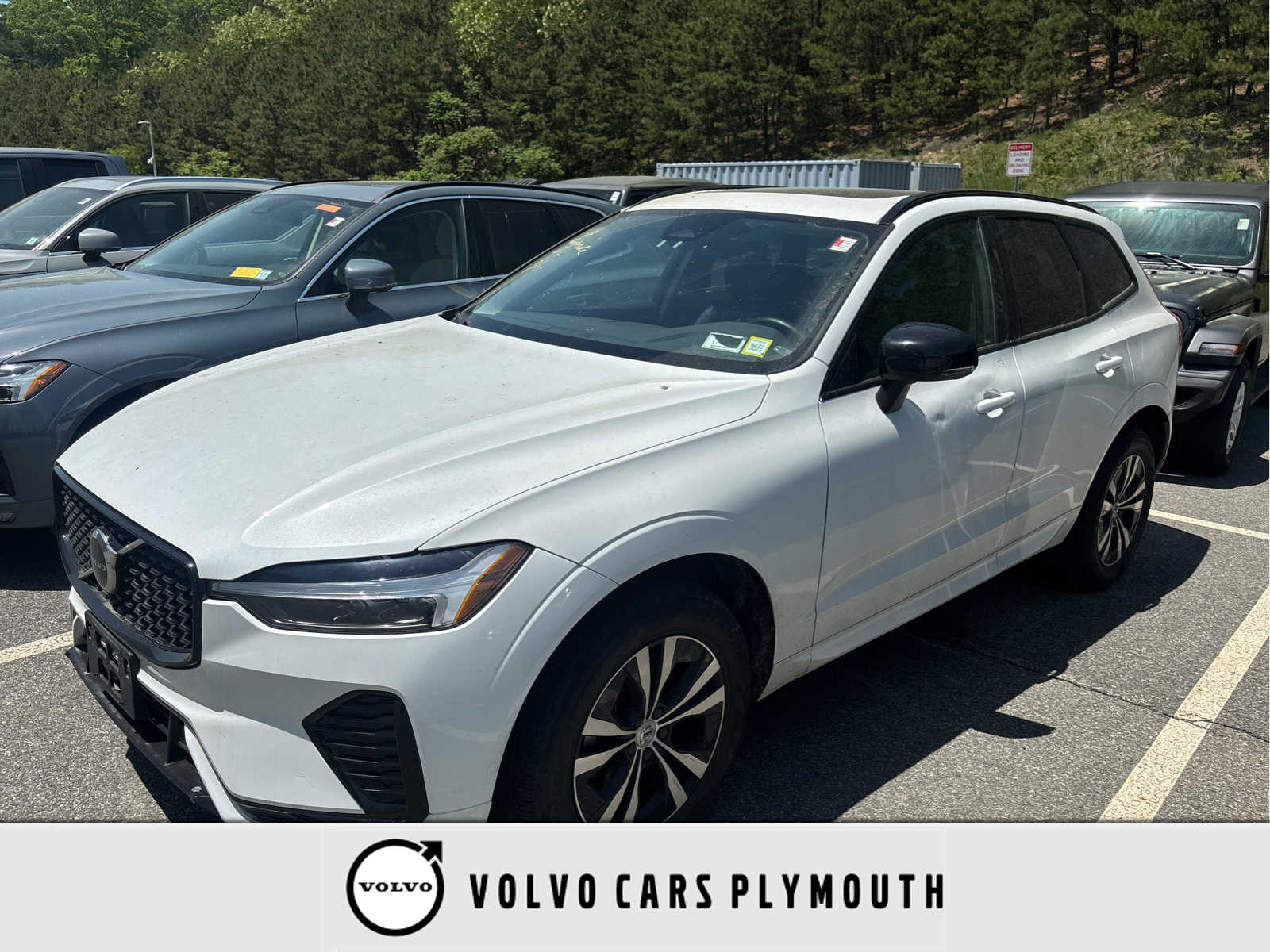 2024 Volvo XC60 B5 Core Dark Theme AWD's photo
