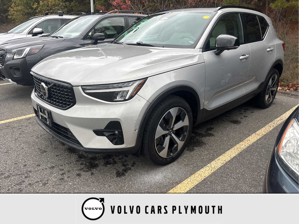 Used 2023 Volvo XC40 B5 AWD Plus Dark SUV