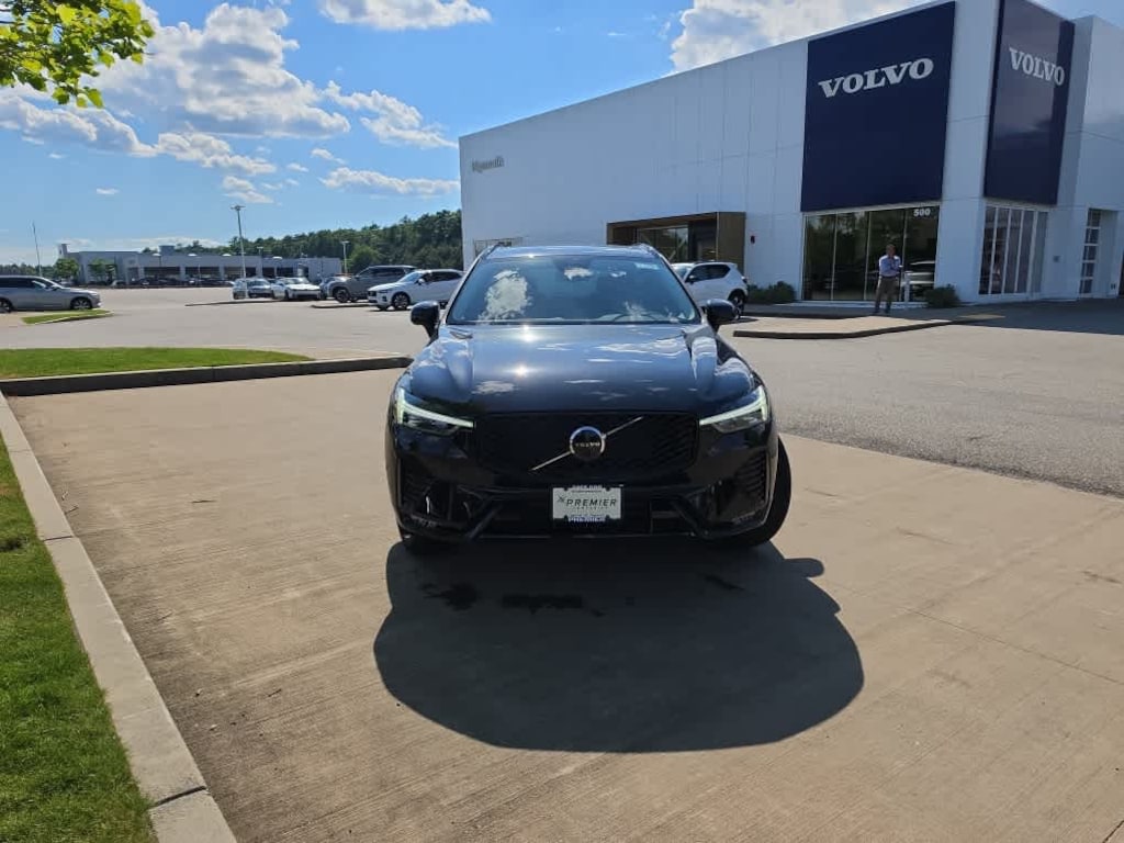 New 2026 Volvo XC60 B5 Plus SUV
