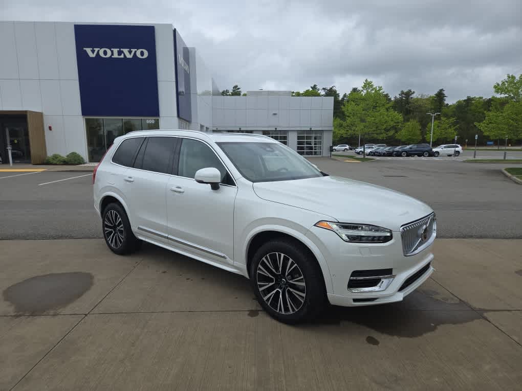 2025 Volvo XC90 T8 Plus photo 2