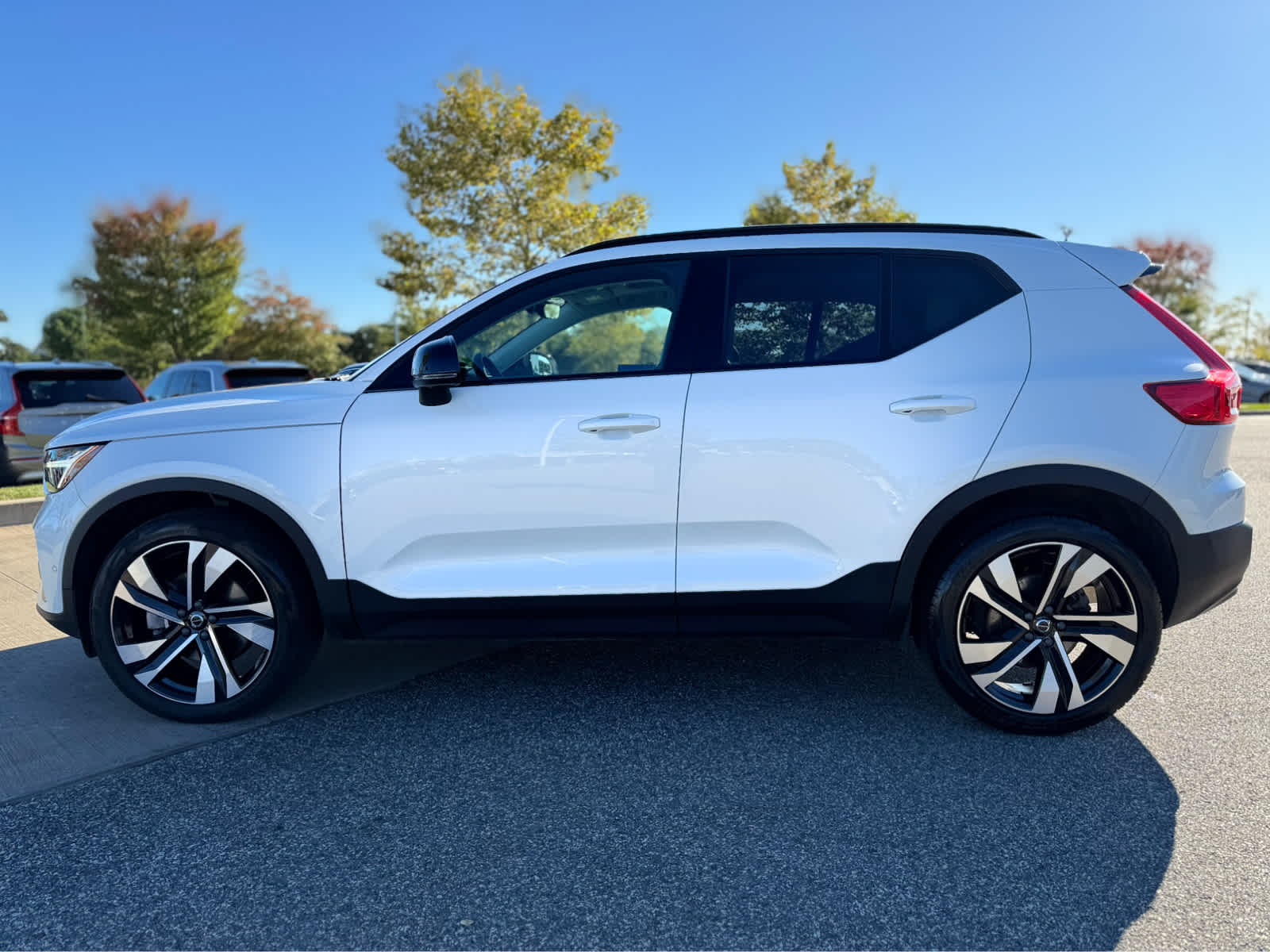 2024 Volvo XC40 Plus photo 3