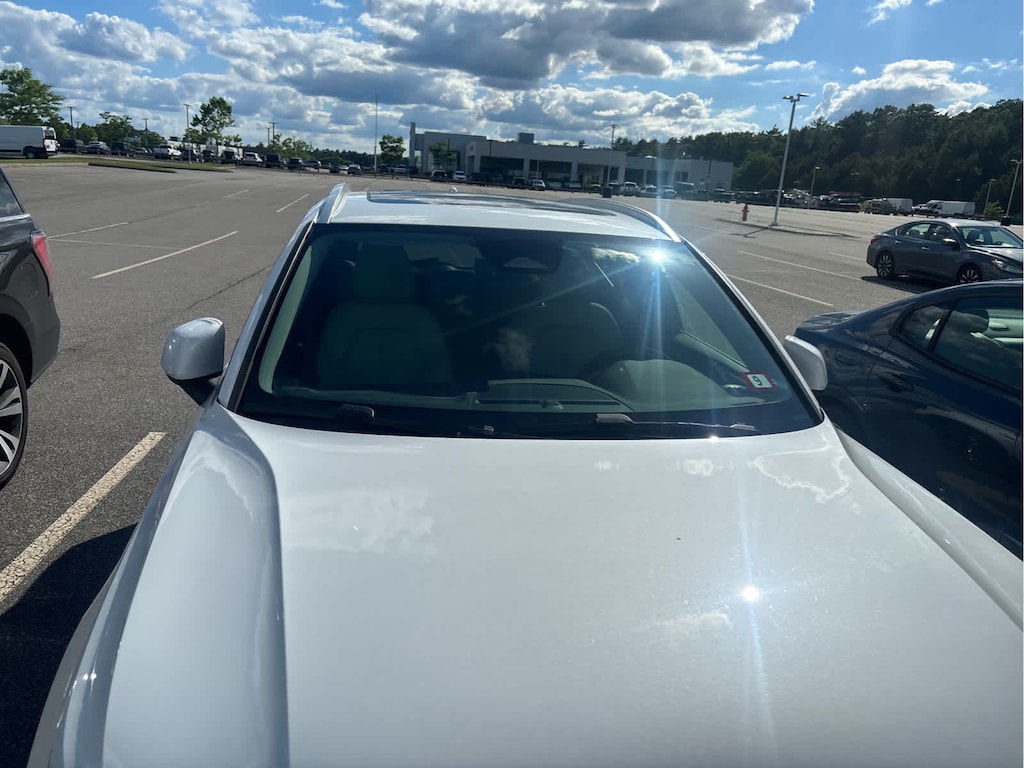 Used 2023 Volvo XC40 B5 AWD Plus Bright SUV