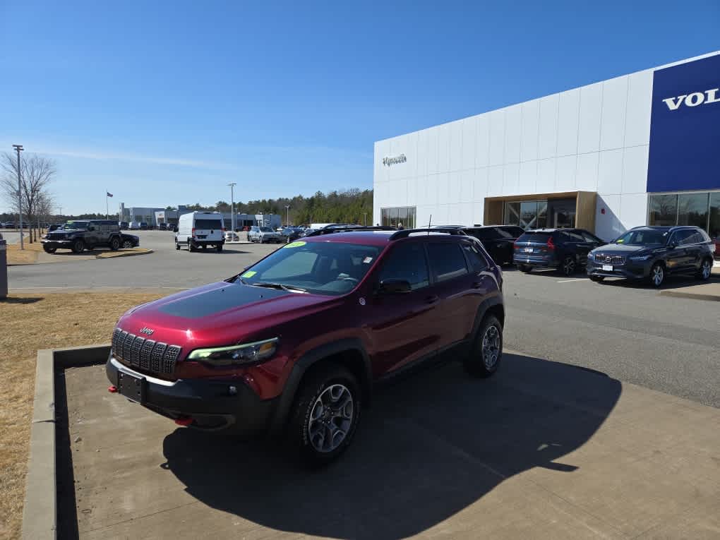 2022 Jeep Cherokee Trailhawk photo 2