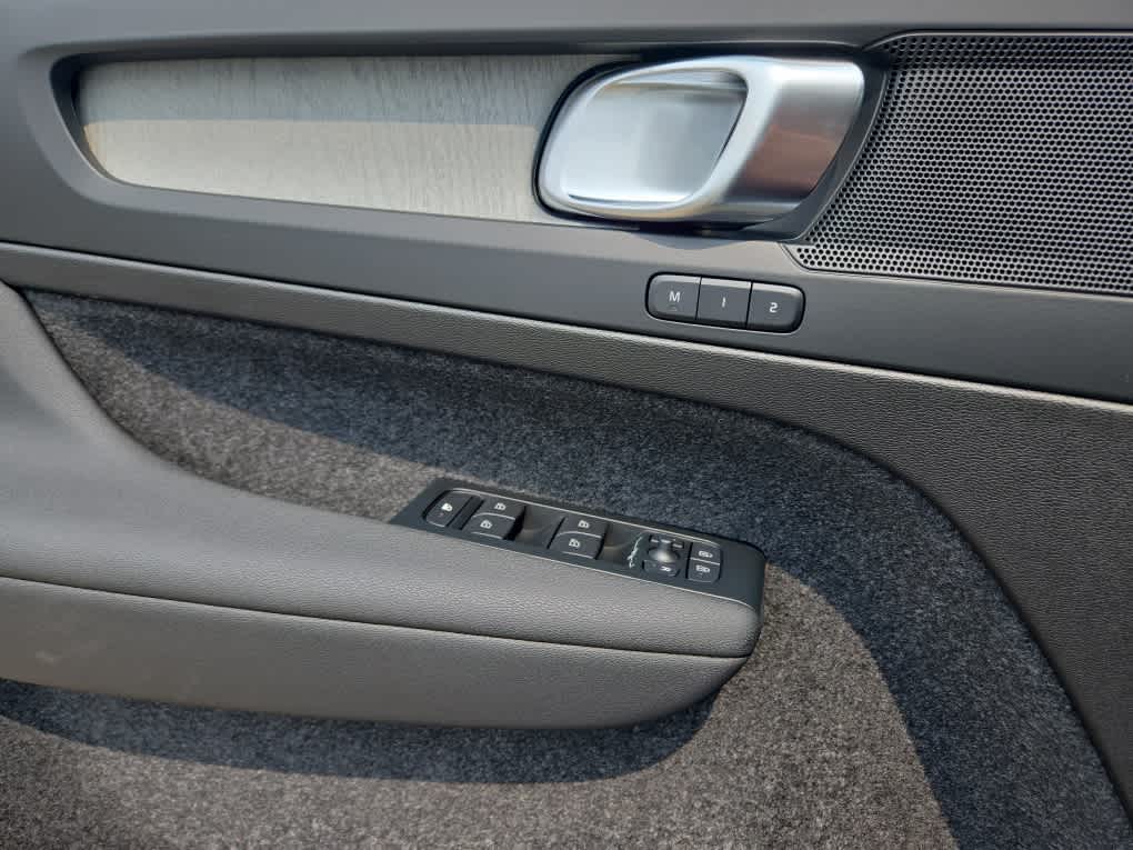 2026 Volvo XC40 Plus - Photo 22