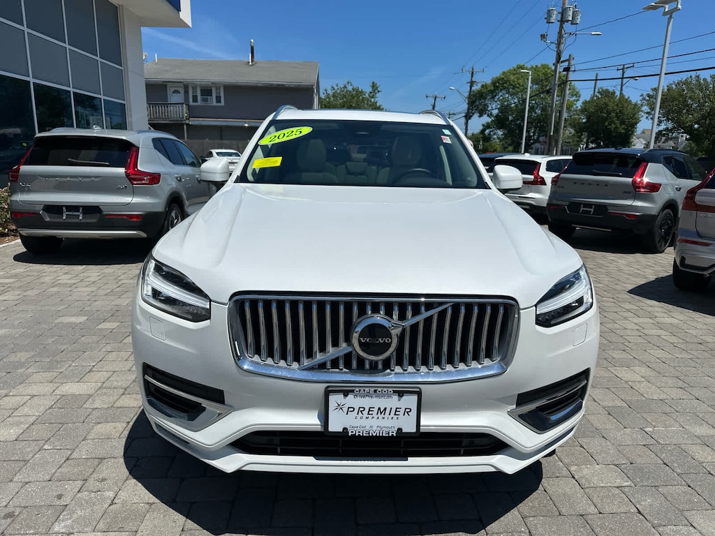 Used 2025 Volvo XC90 B5 Core SUV