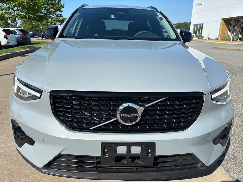 Used 2024 Volvo XC40 B5 Plus Dark SUV