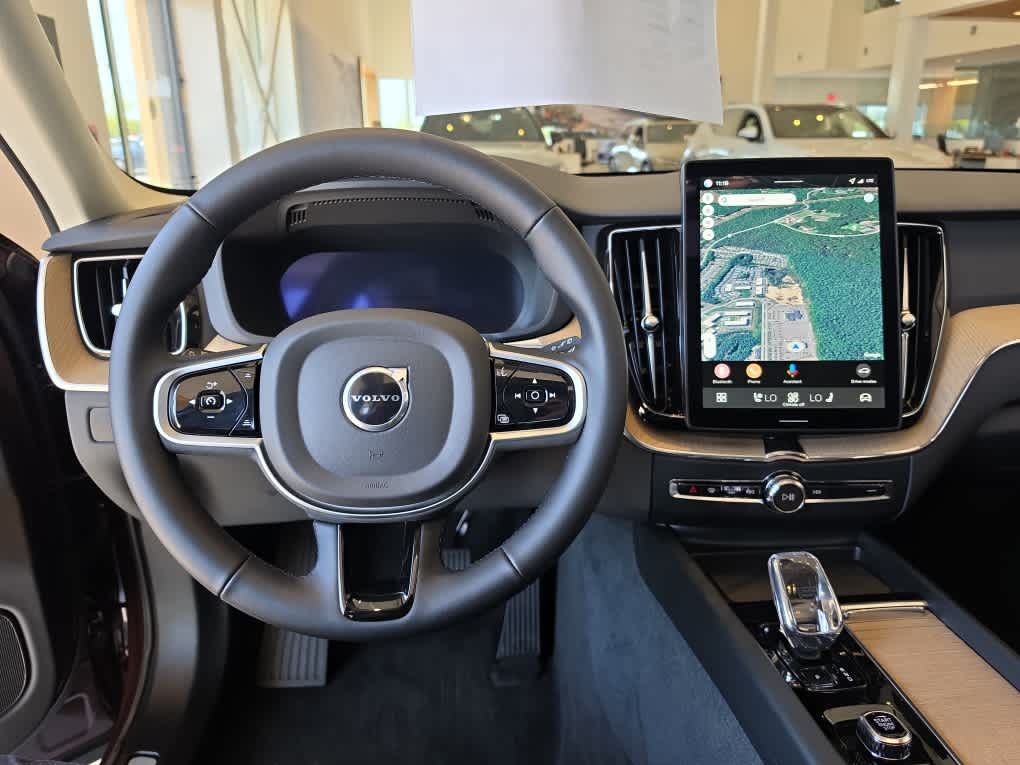 2026 Volvo XC60 Plus - Photo 11