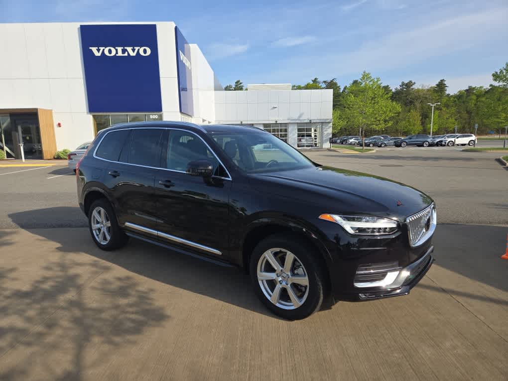 2024 Volvo XC90 B5 Core photo 2