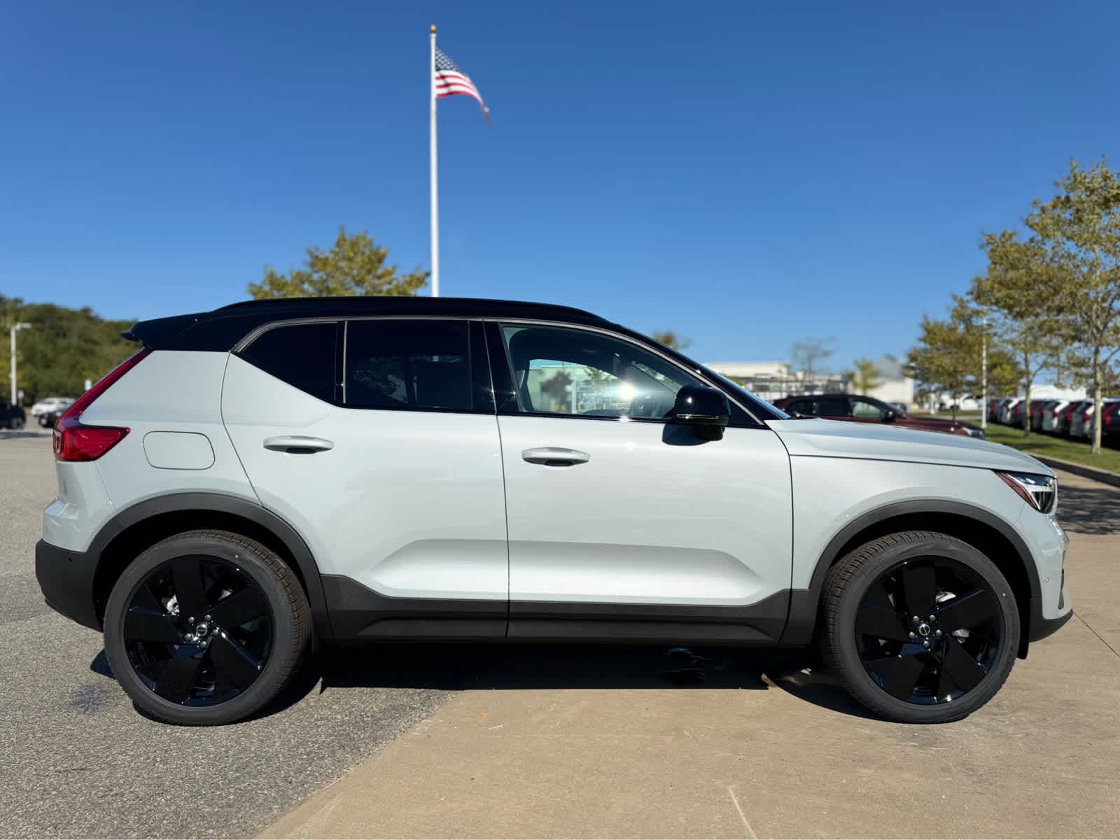 2026 Volvo XC40 Ultra Black Edition - Photo 8