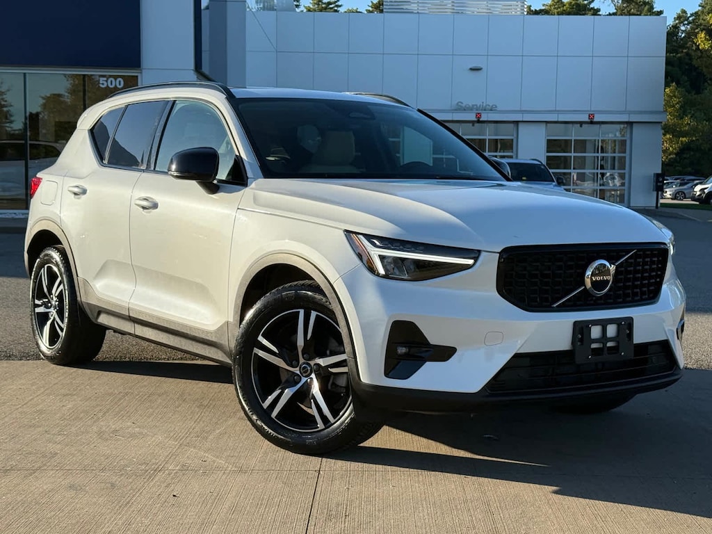Used 2023 Volvo XC40 B5 AWD Plus Dark SUV
