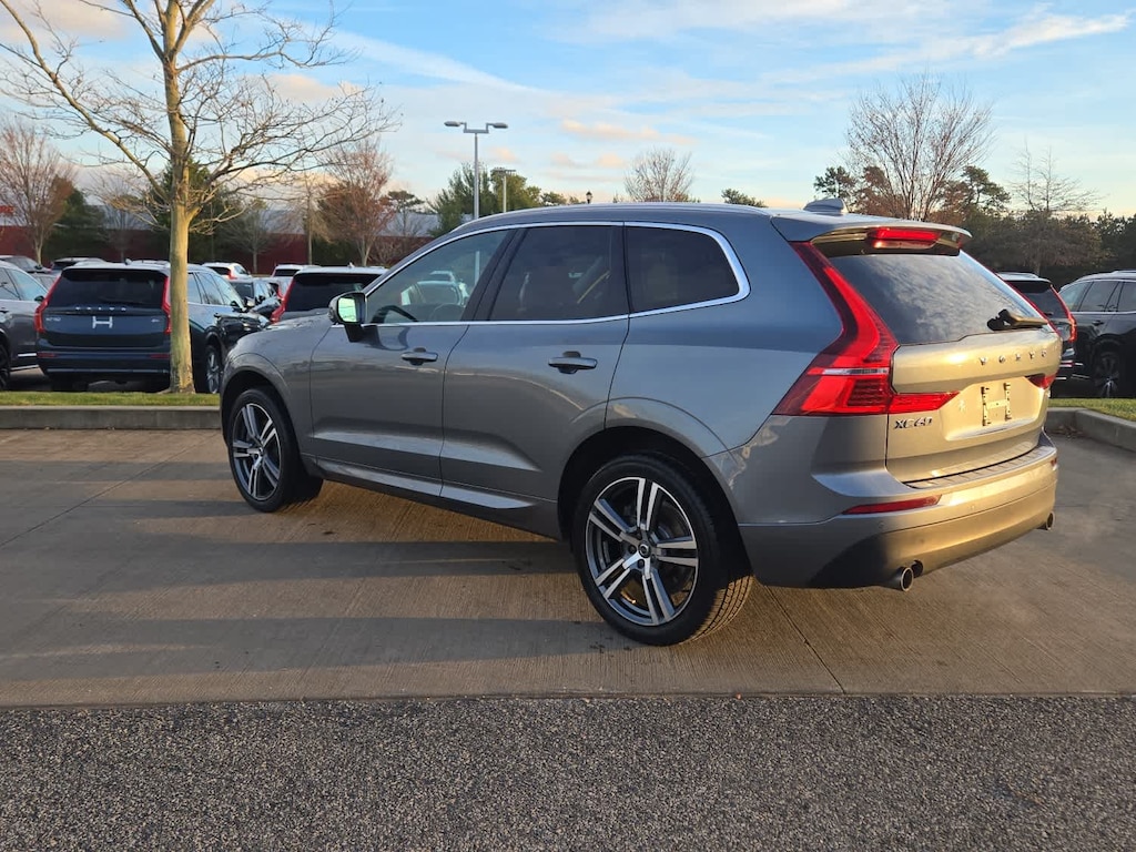 Used 2021 Volvo XC60 T6 Momentum SUV