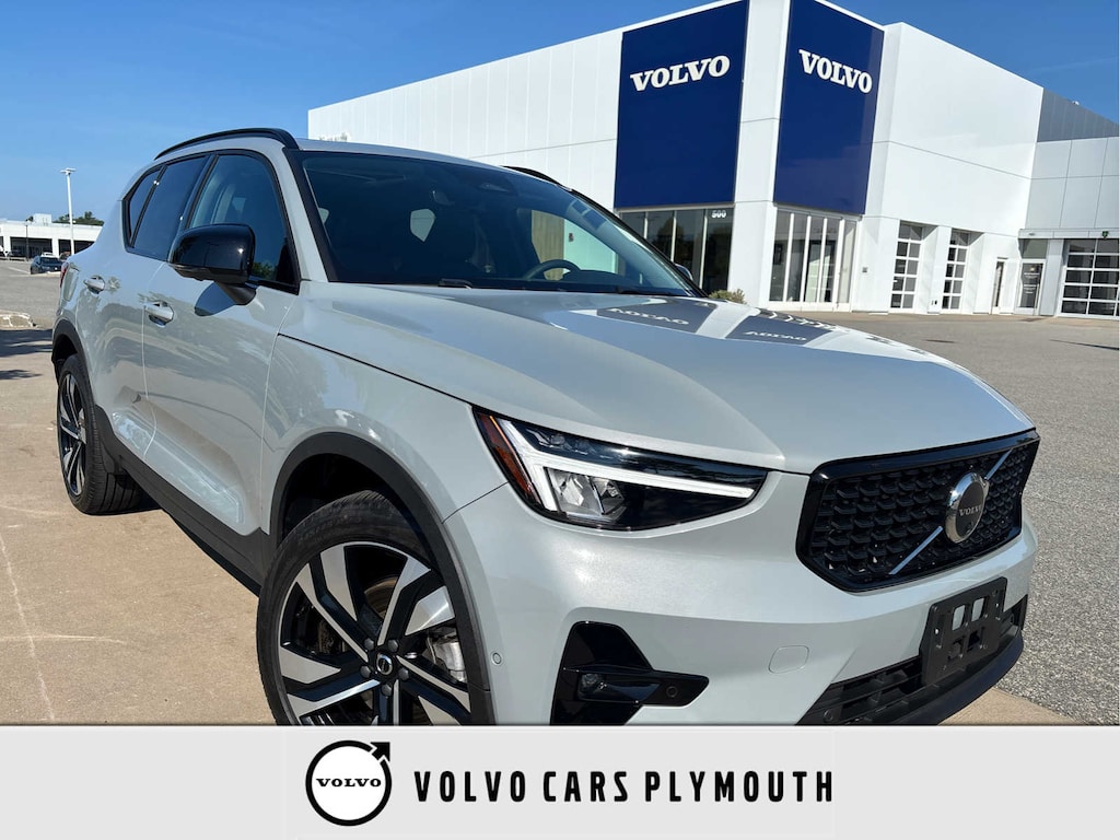 Used 2024 Volvo XC40 B5 Plus Dark SUV