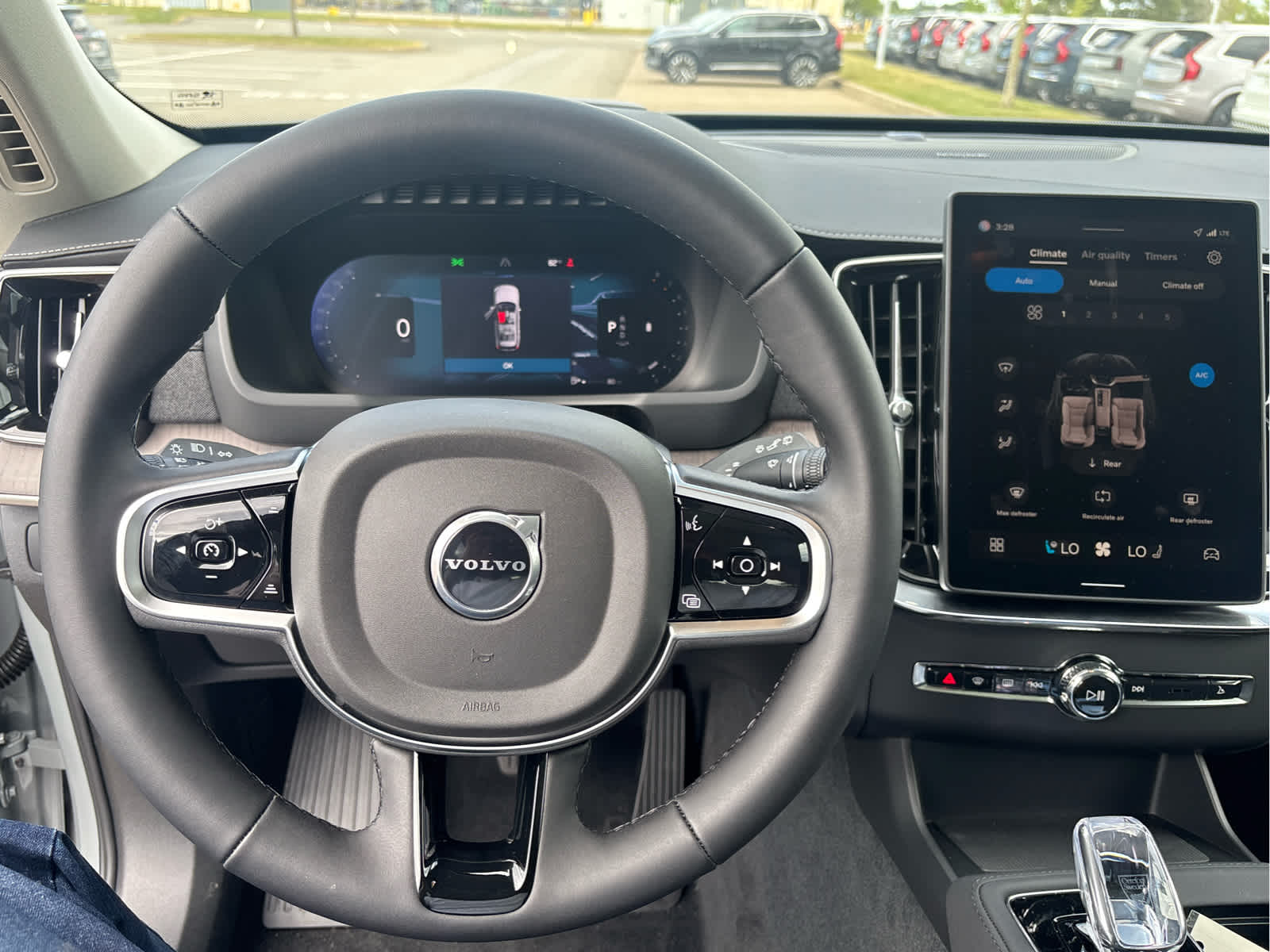 2026 Volvo XC90 Ultra - Photo 13