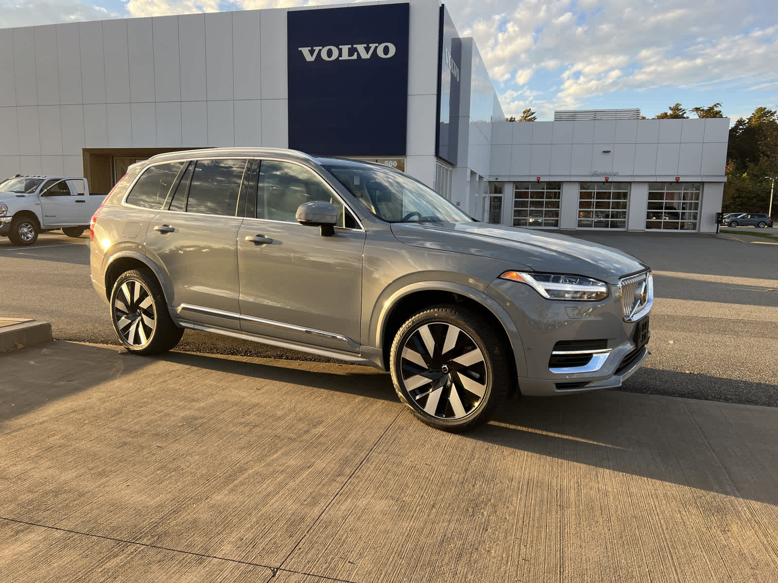 New 2024 Volvo XC90 Recharge Plug-In Hybrid T8 Ultimate 6 