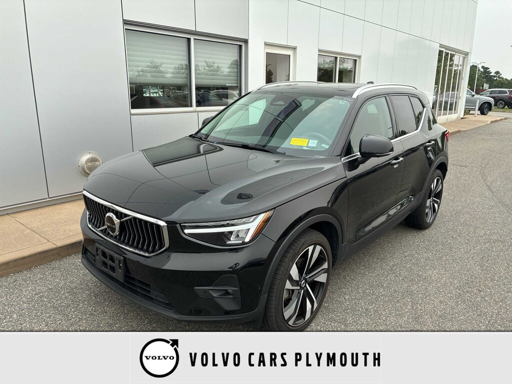 Used 2024 Volvo XC40 B5 Plus Bright SUV