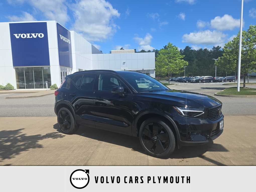 2026 Volvo XC40 B5 Ultra Black Edition