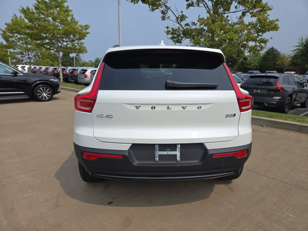 2026 Volvo XC40 Plus - Photo 6