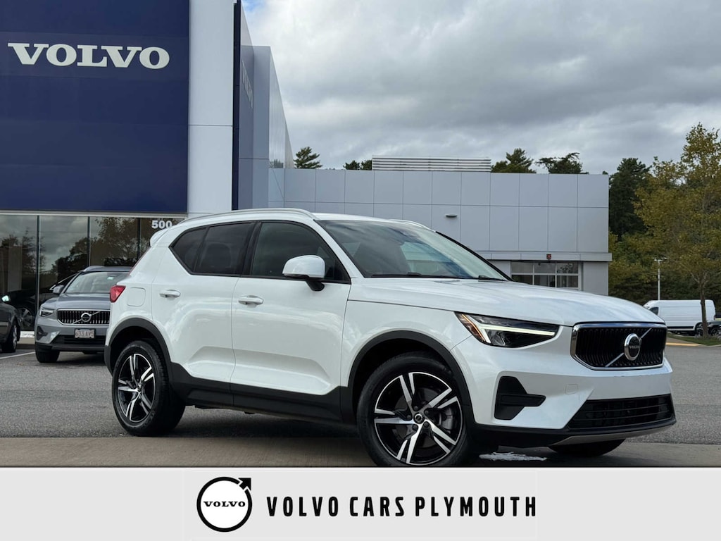 Used 2023 Volvo XC40 B5 AWD Core SUV