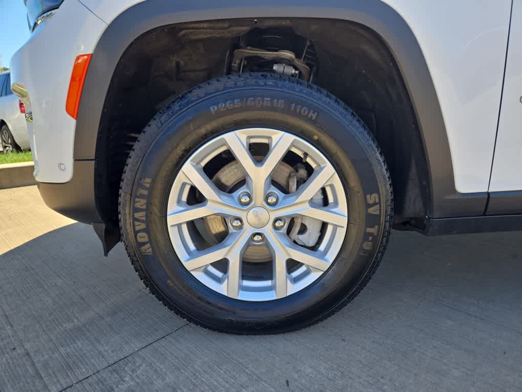 2023 Jeep Grand Cherokee Limited photo 3