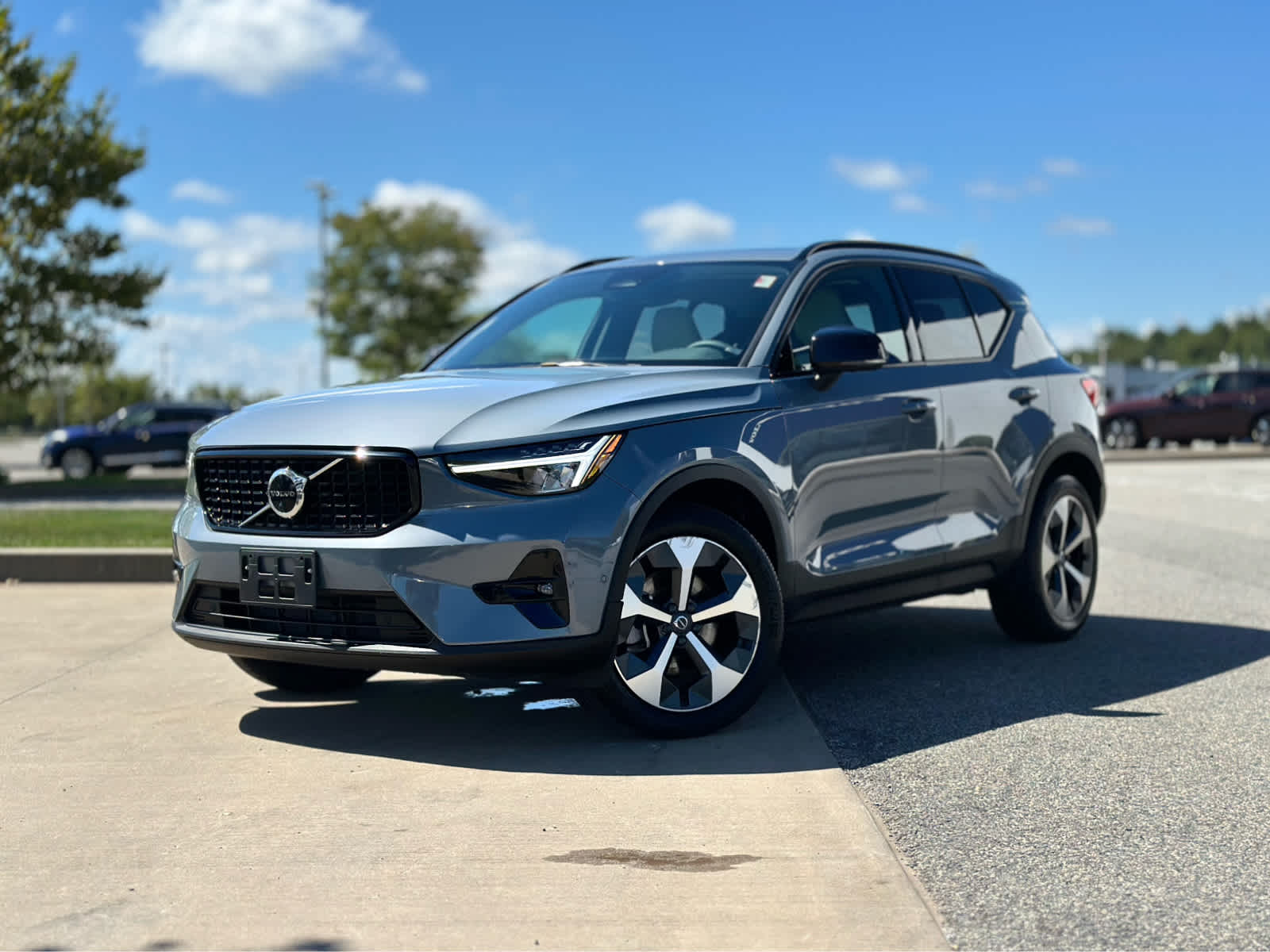 2023 Volvo XC40 AWD Plus photo 3