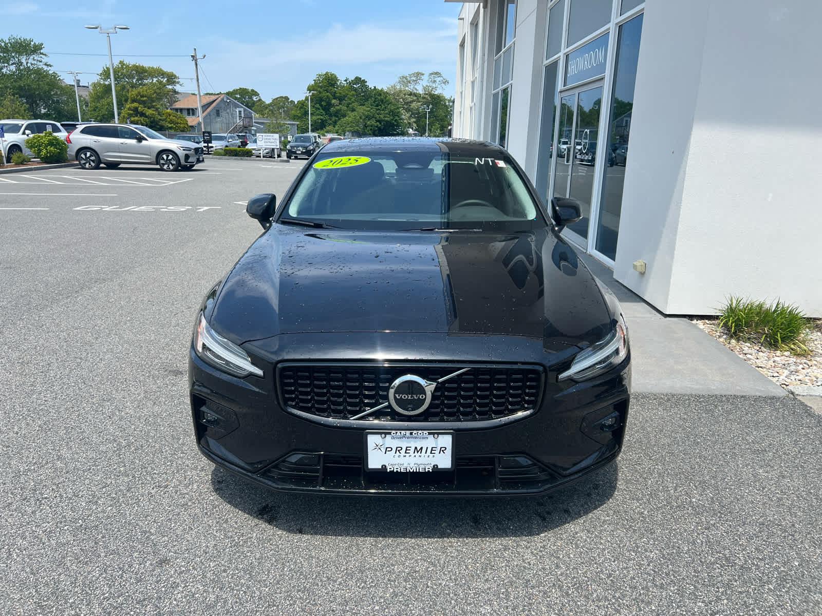 2025 Volvo S60 B5 Plus photo 3