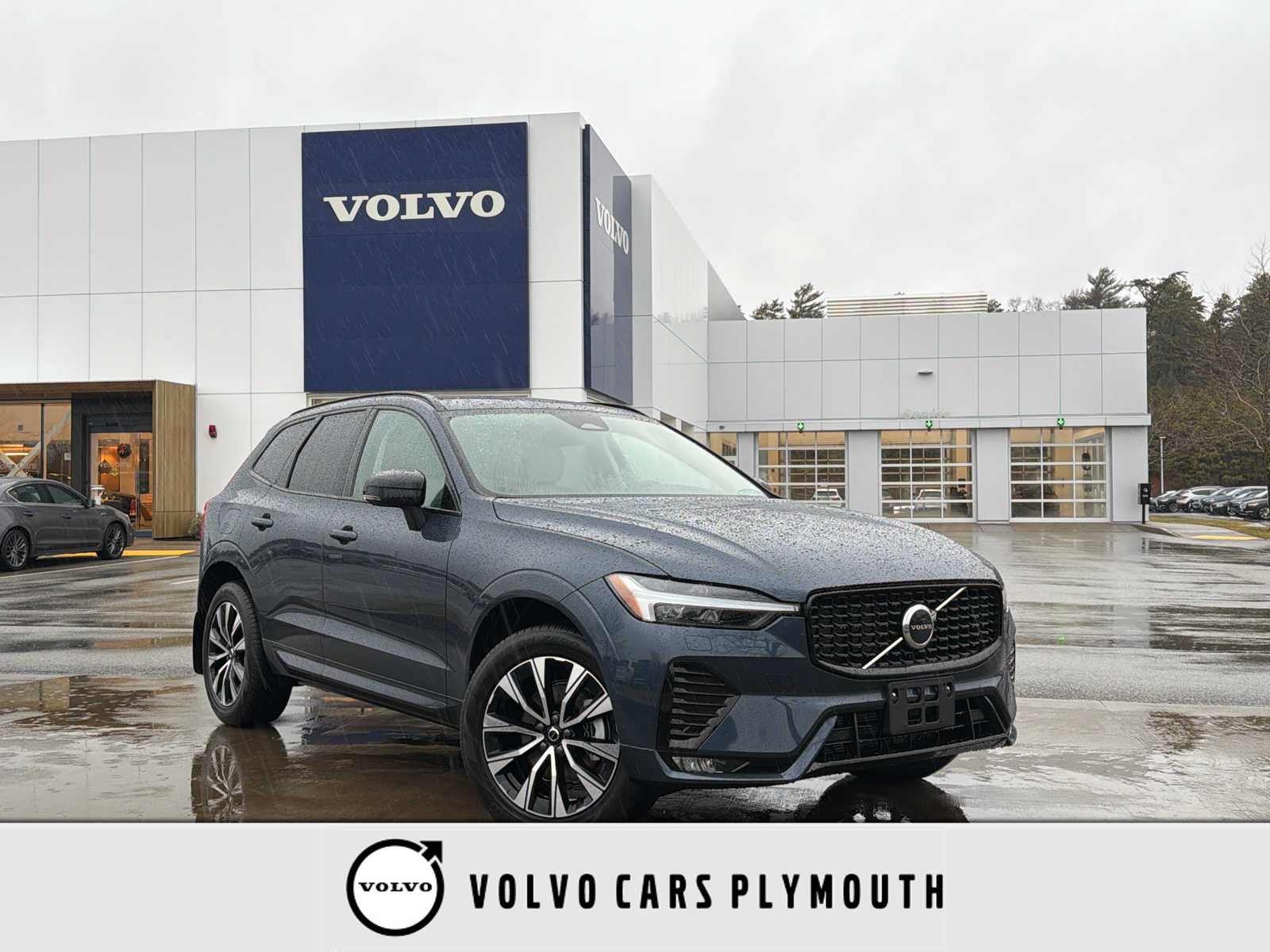 2025 Volvo XC60 Core's photo
