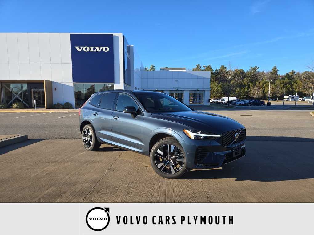 2026 Volvo XC60 Plus's photo