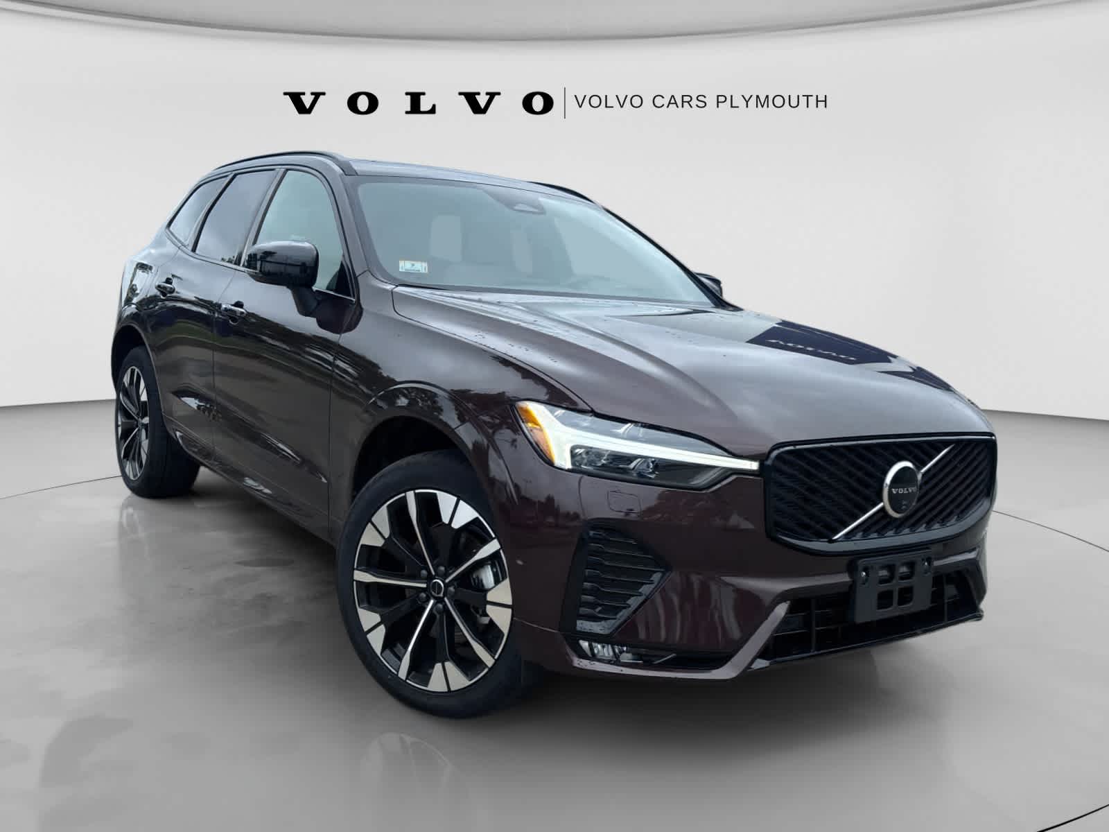 2026 Volvo XC60 Plus - Photo 3