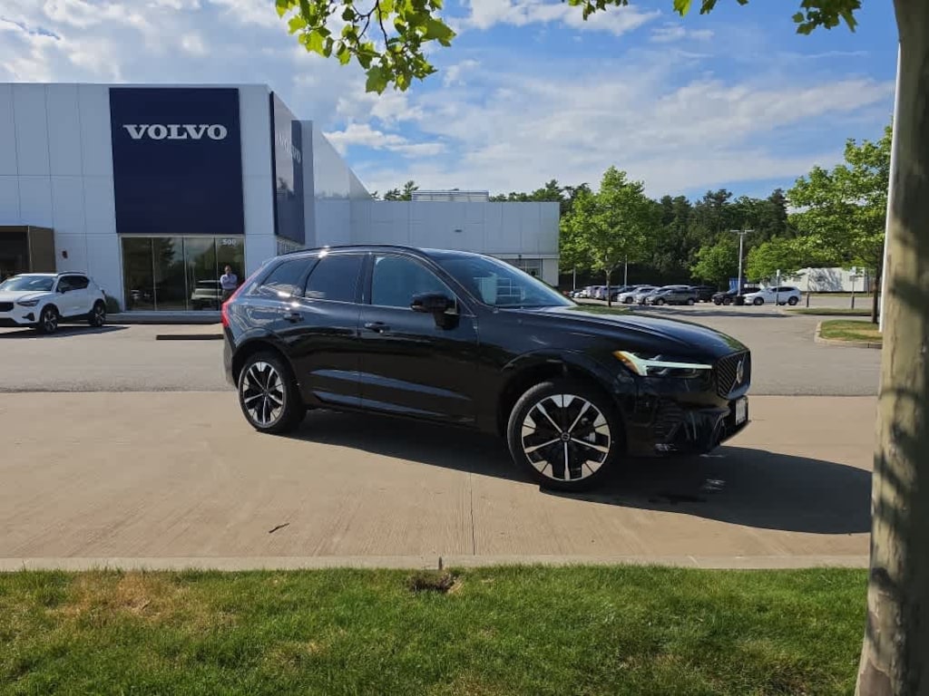 New 2026 Volvo XC60 B5 Plus SUV