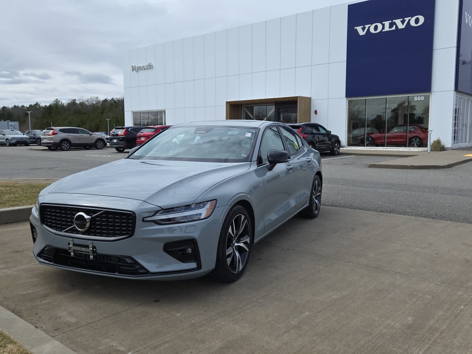 Used 2025 Volvo S60 Core with VIN 7JRL12FJ4SG367064 for sale in Plymouth, MA