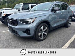2023 Volvo XC40 B5 AWD Plus Dark SUV