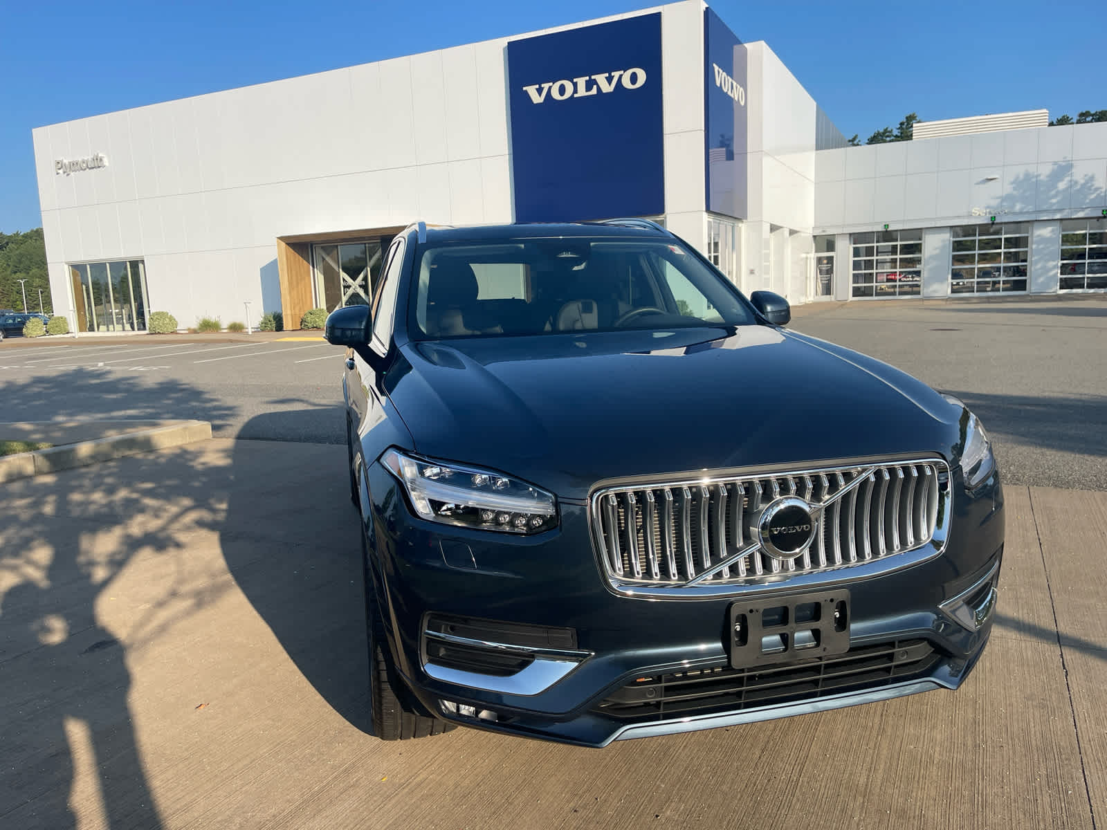 2024 Volvo XC90 B5 Core photo 2
