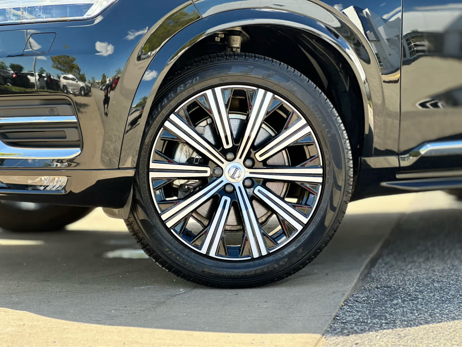 2024 Volvo XC90 B5 Core photo 4