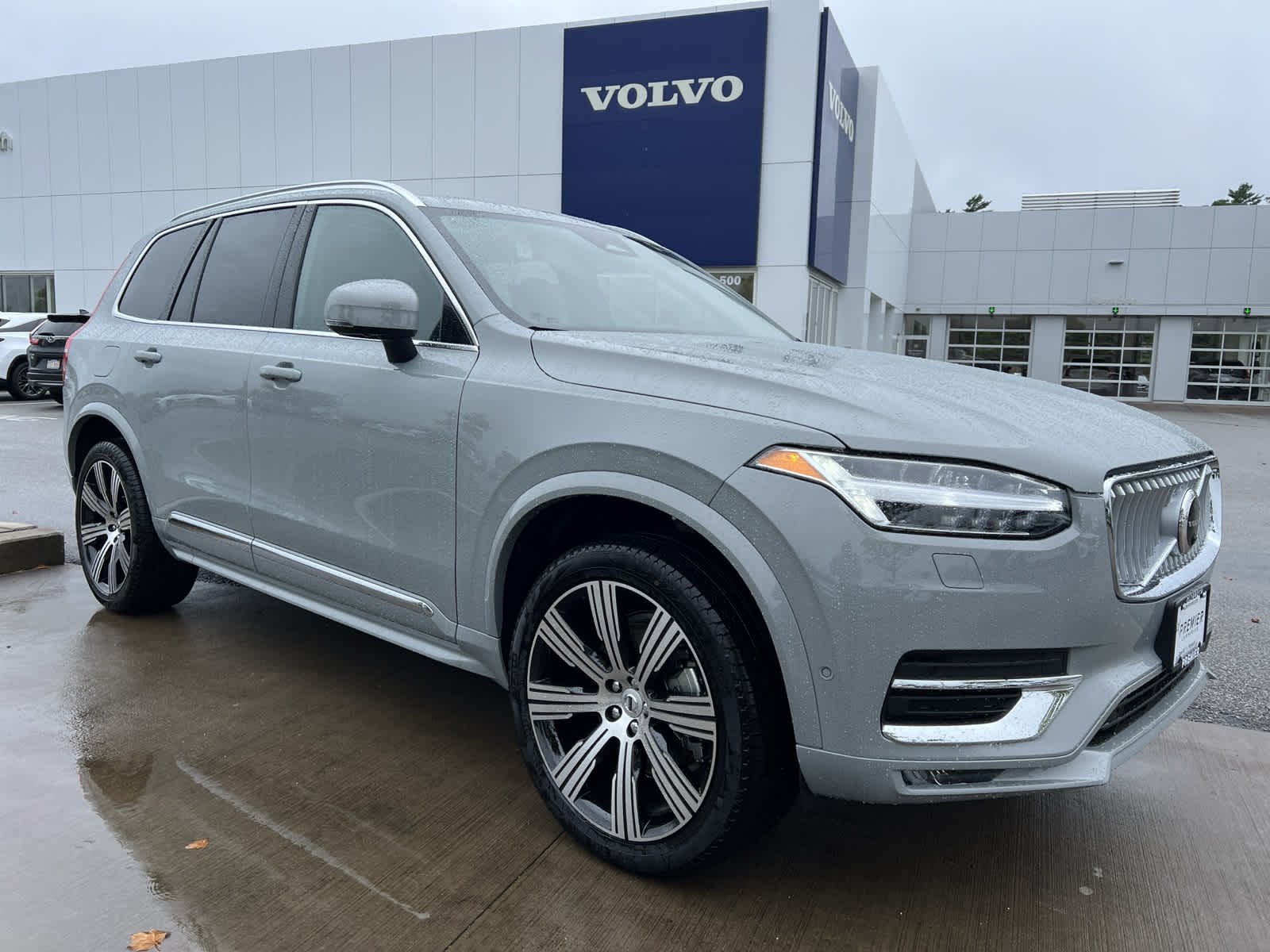 2025 Volvo XC90 photo 2