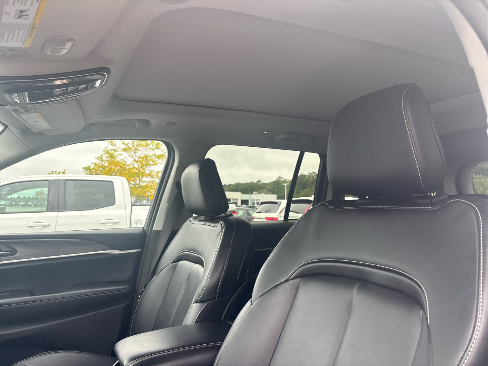 2022 Jeep Cherokee Limited 4xe photo 3