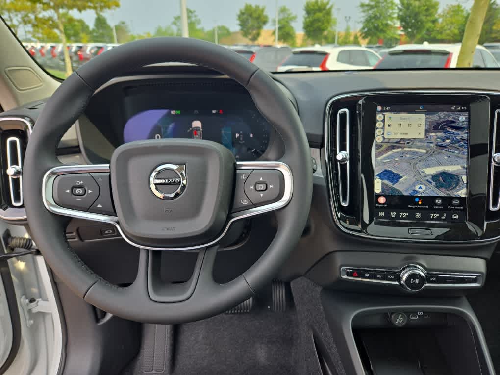 2026 Volvo XC40 Plus - Photo 13