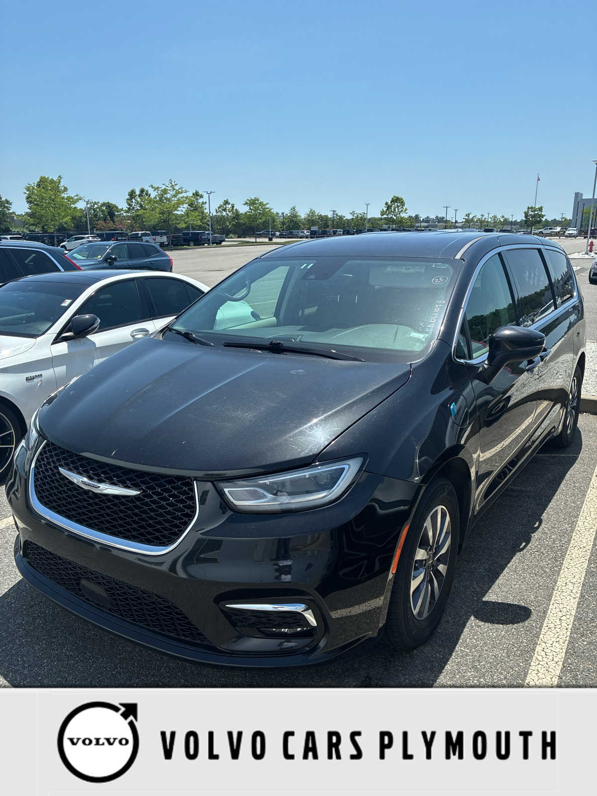 2023 Chrysler Pacifica Hybrid Touring L Hybrid's photo