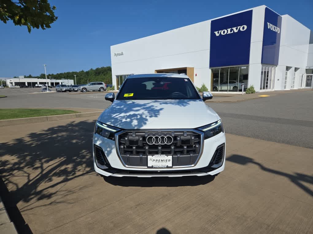2025 Audi Q7 45 Premium photo 3