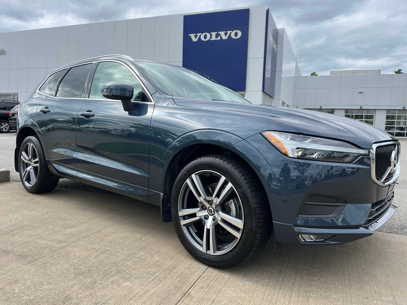 Used 2021 Volvo XC60 Momentum with VIN YV4102RK7M1836342 for sale in Plymouth, MA