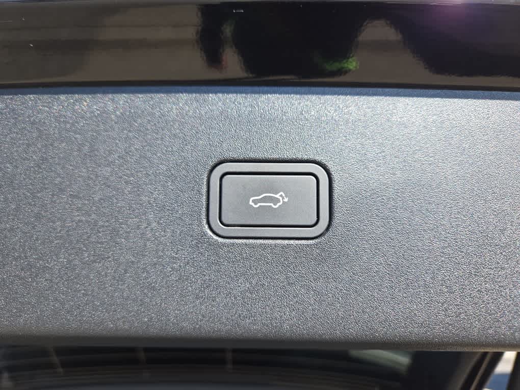 2025 Volvo EX30 Plus - Photo 9