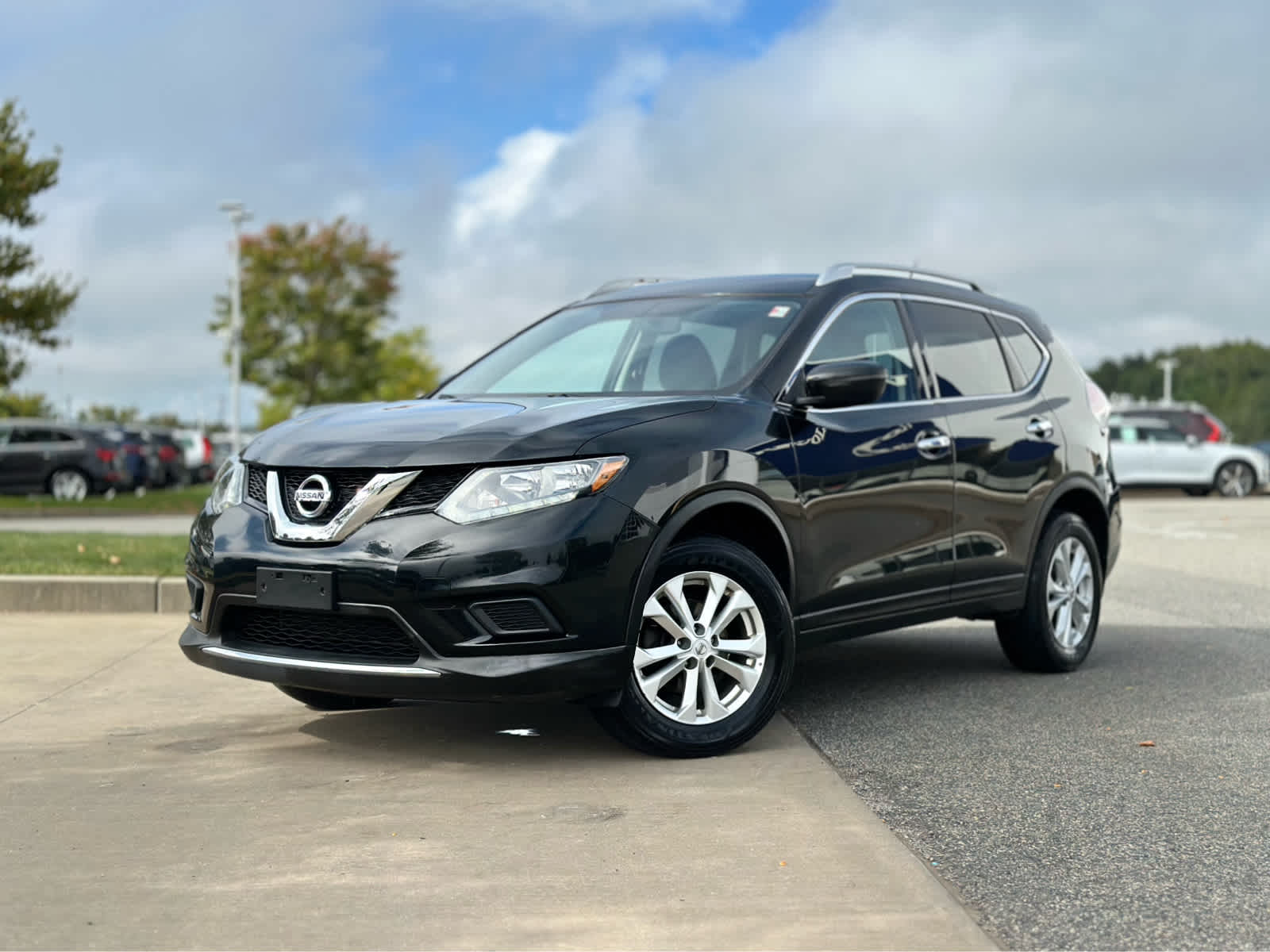 2016 Nissan Rogue SV photo 3