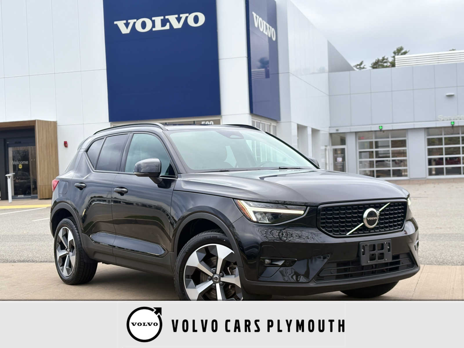 2023 Volvo XC40 Plus's photo